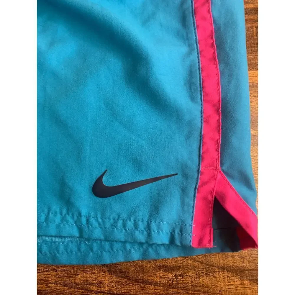 NIKE Boy’s Turquoise Lined Board Shorts / Size: Medium